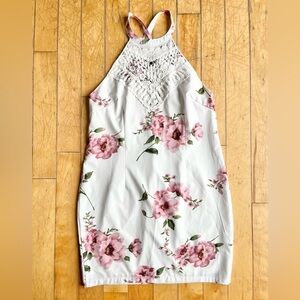 YOINS Floral Halter Dress with Lace Detail Open Back Size Large